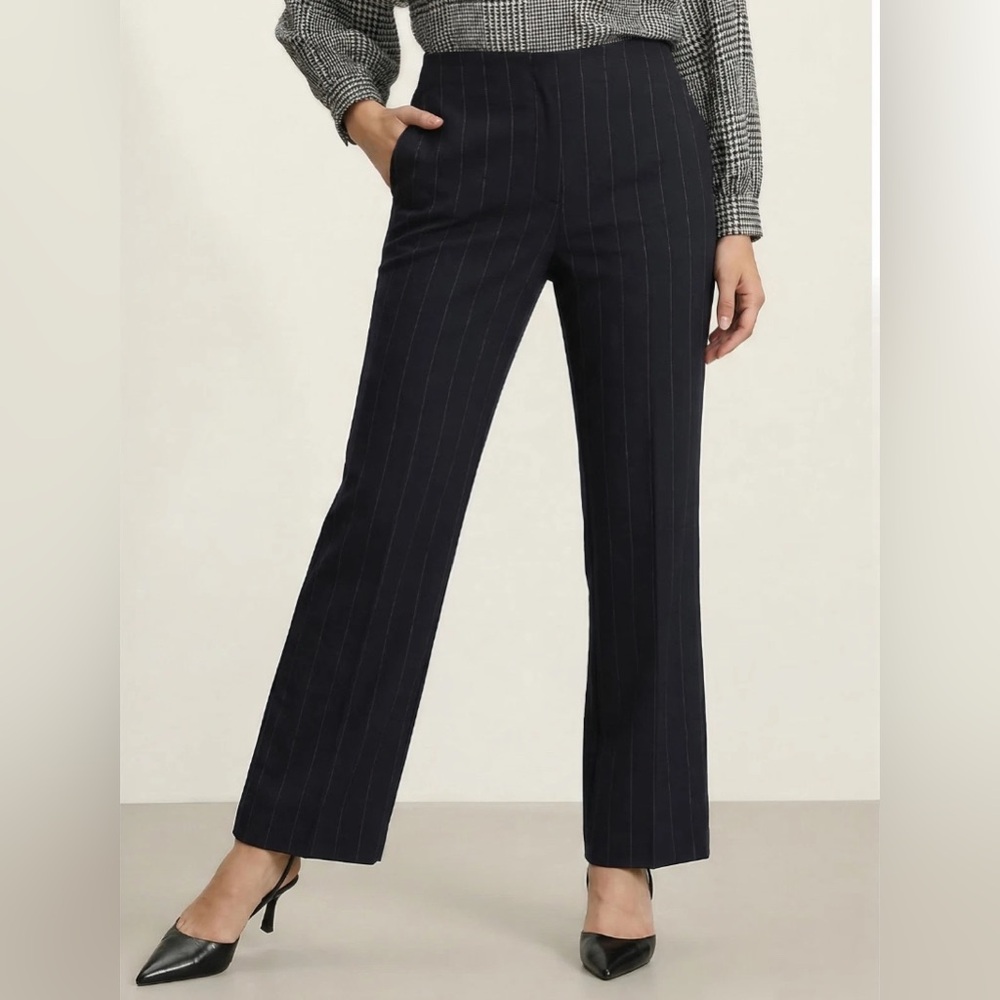 NWOT Crosby Women's Pinstripe Soft Cotton‑Blend Pants Long Slight Flare Size 6